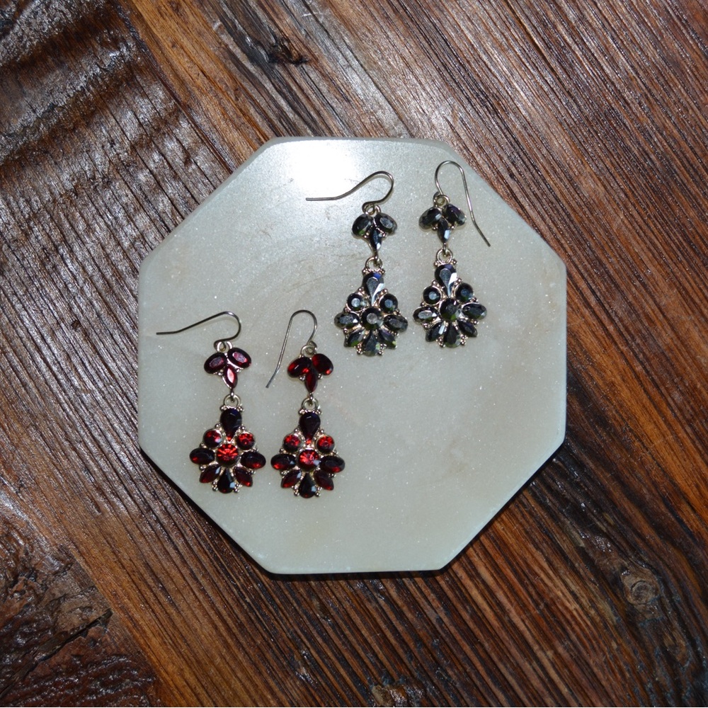 Set of 2: Elegant Floral Drop Earrings